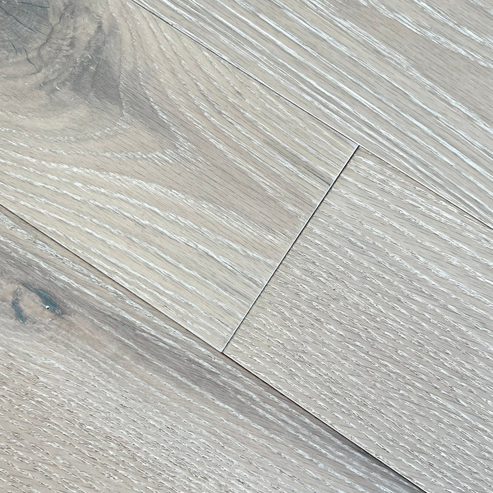 SOLID DISTRESSED OAK OATMEAL - 3/4" x 4-15/16" - BILTMORE COLLECTION